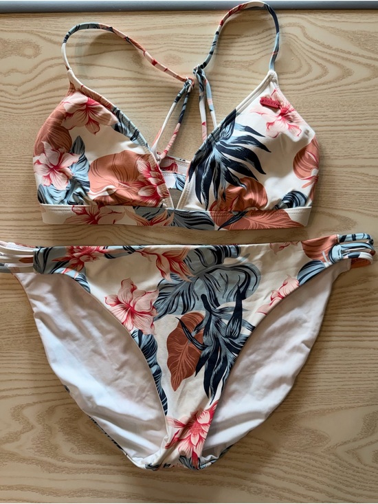 Roxy Other - Roxy Floral Triangle Bikini Set in Cream, Coral & Navy